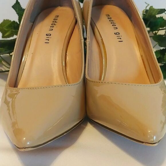 Madden Girl. Beautiful taupe heels. Size 6.5. Great Condition. - Picture 4 of 10